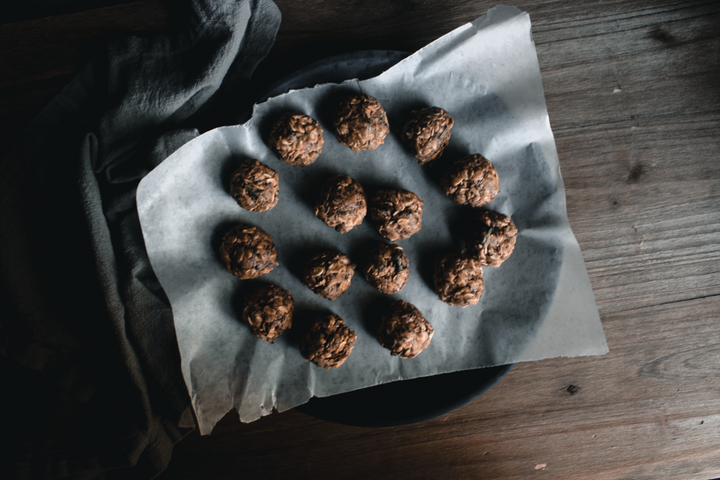 Peanut Butter and Chocolate Chip Protein Bombs