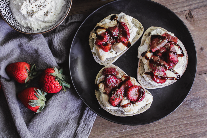 Chicken and Roasted Balsamic Strawberries With Whipped Feta